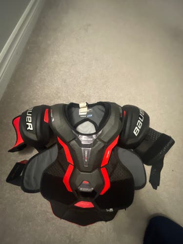 Men's Medium Senior Bauer Vapor 3X Pro Shoulder Pads (Used)