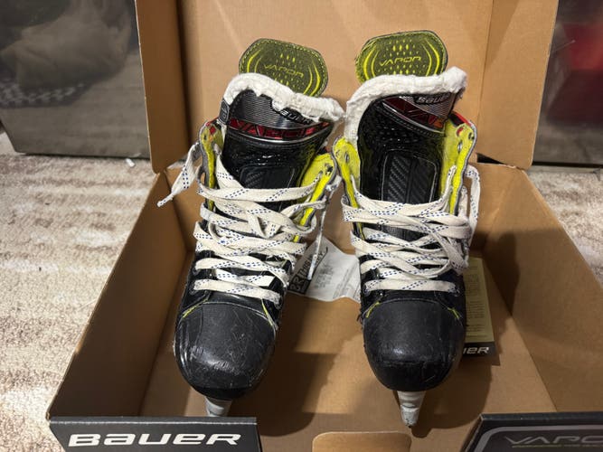 Bauer Vapor X Velocity Hockey Skates Regular Width Size 1 (Used)