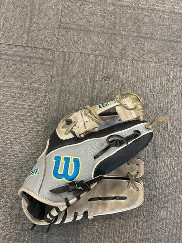 Used Wilson A2000 1786 BB/SB Glove RH Throw Grey And Black 11 1/2" 11614-S000245703