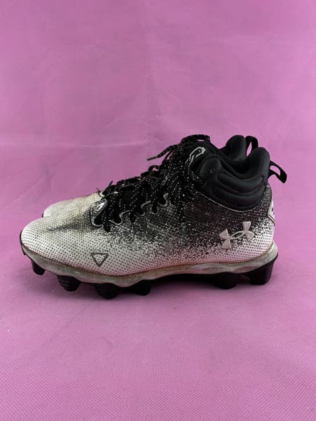 Under Armour Spotlight Franchise RM 2.0 Football Cleats Size 4Y