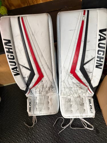 33" 2024 Vaughn SLR4 Pro Goalie Leg Pads (Used)