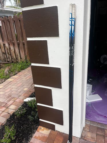 Senior Bauer Vapor Flylite Right Handed Hockey Stick P92 92 Flex (Used)