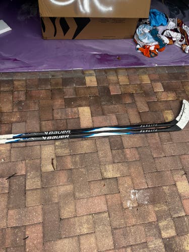 Senior Bauer Vapor Flylite Right Handed Hockey Stick P92 92 Flex (Used)