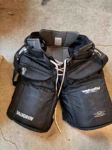 Senior Medium Vaughn Velocity VE8 Pro Carbon Hockey Goalie Pants (Used)