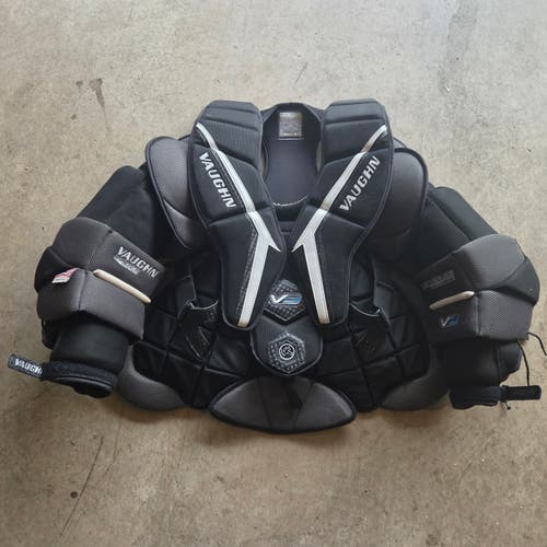 Large Vaughn Velocity V9 Pro Carbon Goalie Chest Protector (Used)