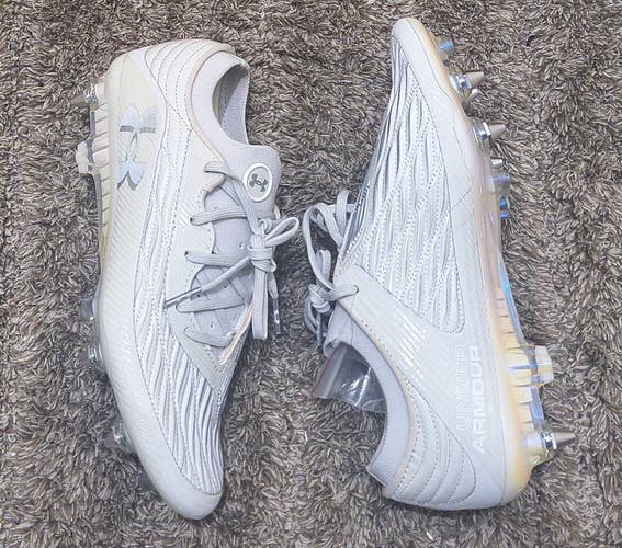White Unisex Size M 7.0 (W 8.0) Under Armour Cleats (New)