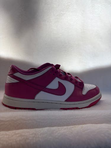 Pink Unisex 7Y (Big Kids / Youth) Youth Nike Dunk Low Shoes (Used)