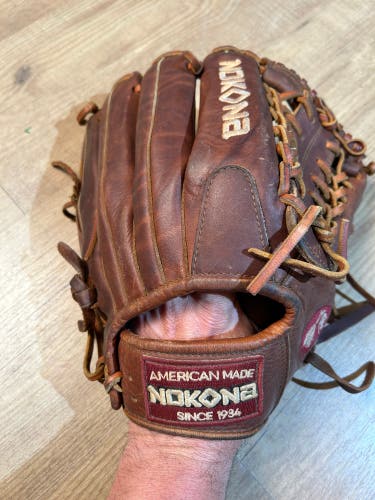 Nokona W-1275 RH Outfield Baseball Glove 12.75" (Used)