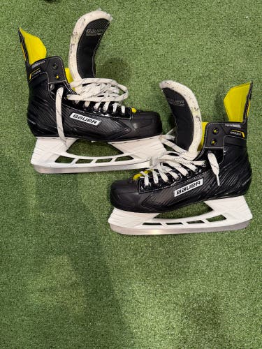 Senior Bauer Supreme M1 Hockey Skates Regular Width 10 (Used)