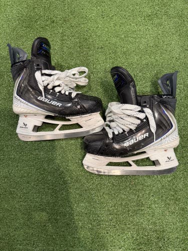 Bauer Vapor Flylite Hockey Skates | Size 4 Fit 1