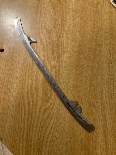 Bauer LS Fusion steel (1) 280 mm (Used) - TUUK Lightspeed bolt and nut set