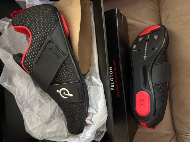 (New) peloton sneakers / shoes