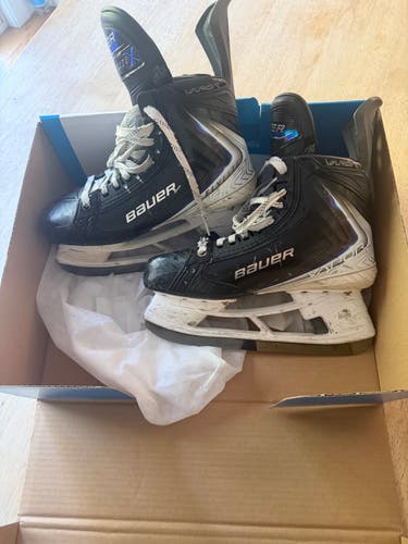 Bauer Vapor Flylite Hockey Skates 7.5 (Used) Fit 1 with fly-ti and aetrex insoles