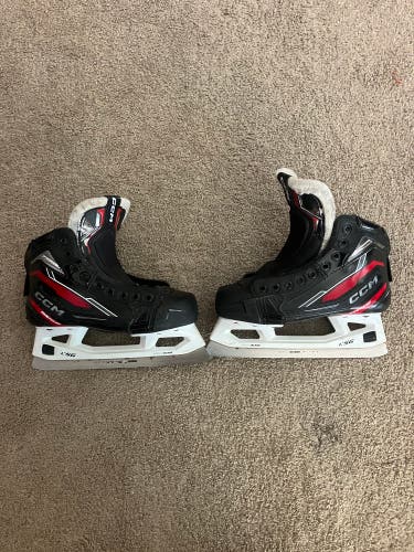 CCM EFlex 6.9 Hockey Goalie Skates Regular Width Size 3.5 (Used)