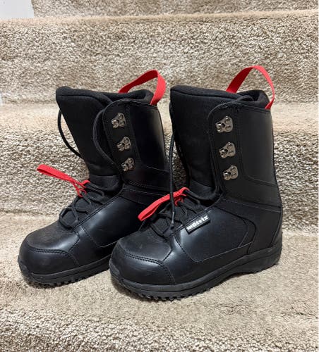 Size M 7.0 (W 8.0) Matrix Snowboard Boots (Used)