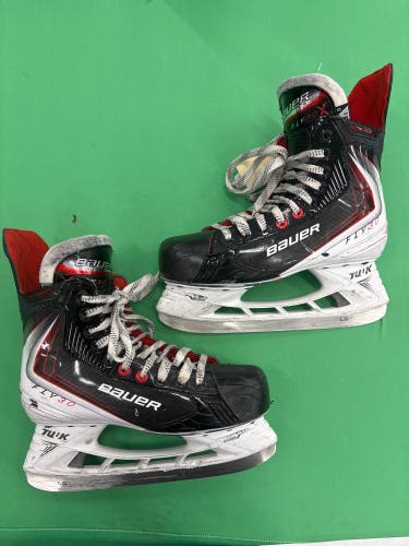 Senior Bauer Vapor Fly30 Hockey Skates Regular Width 8.5 (Used)