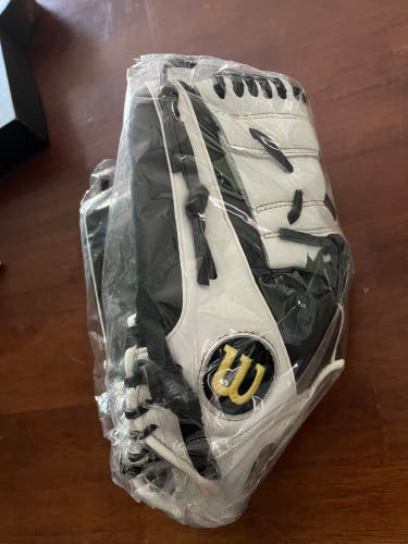 New Wilson A500 Softball Glove 12"