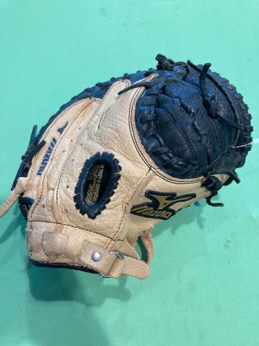 Black Mizuno Prospect RH Catcher's Baseball Glove 32.5" (Used)