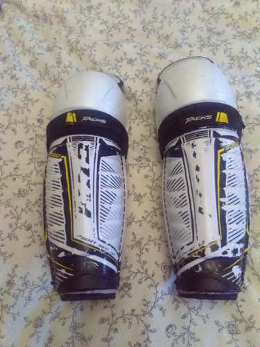 Junior CCM Tacks 9060 12" Shin Pads (Used)