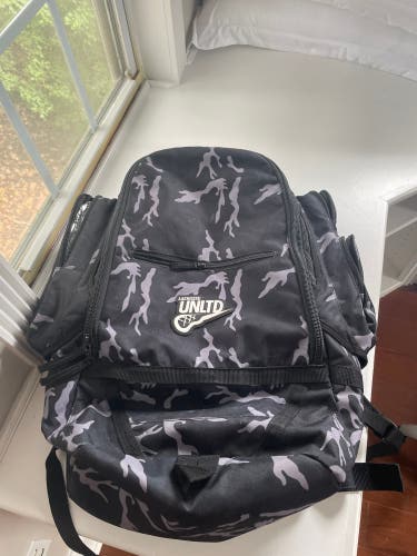 Lax unlimited bag (black camo)