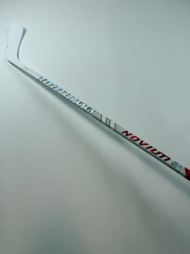 Warrior Novium 2 Pro 70 Flex W28 RH Tactile Grip Hockey Stick Used