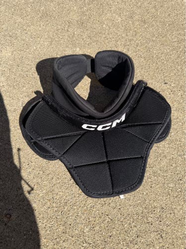 CCM S-M (10-14”) Goalie Neck Guard