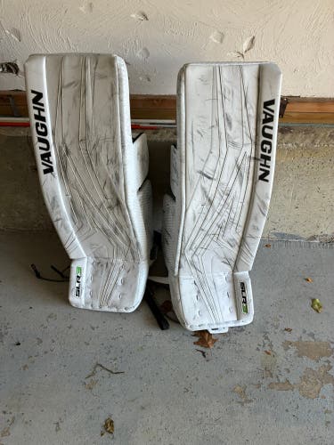 33" Vaughn SLR3 Pro Goalie Leg Pads (Used)