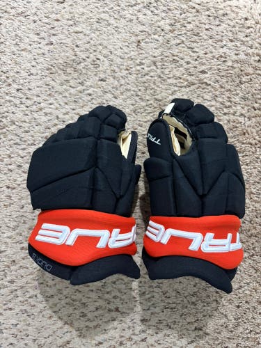True Catalyst 9x Pro Gloves 13.5" Pro Stock (Used)