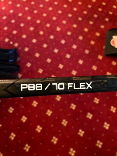 Senior Bauer Pulse Right Handed Hockey Stick P88 70 Flex (New)