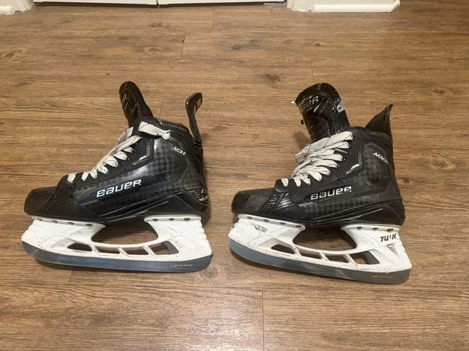 Black 2022 Bauer Supreme Mach Hockey Skates Extra Wide Width 9 (Used)