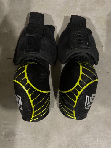 Youth Small Sher-Wood Rekker Elbow Pads (Used)