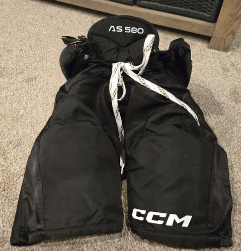 Junior Medium CCM Tacks AS 580 Hockey Pants (Used)