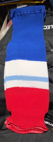 15 Pairs of Blue Red and White Athletic Knit Hockey Socks Size Medium 26" Length