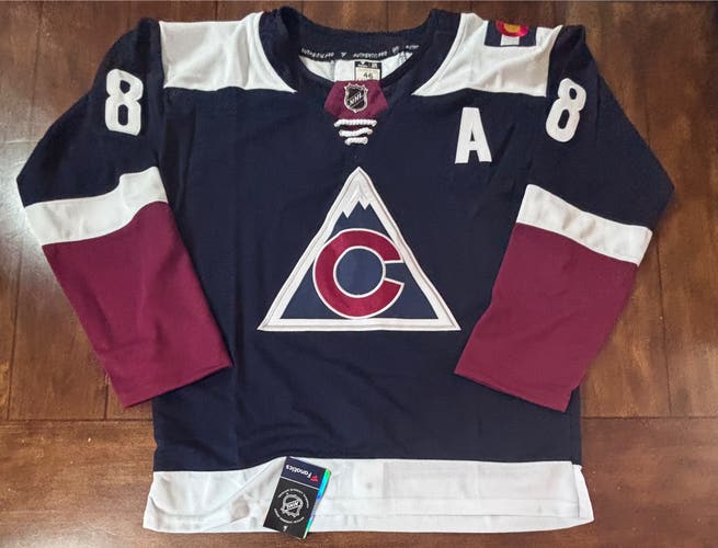 Colorado Avalanche Alternate Cale Makar Jersey Adult Size Small (46) NWT
