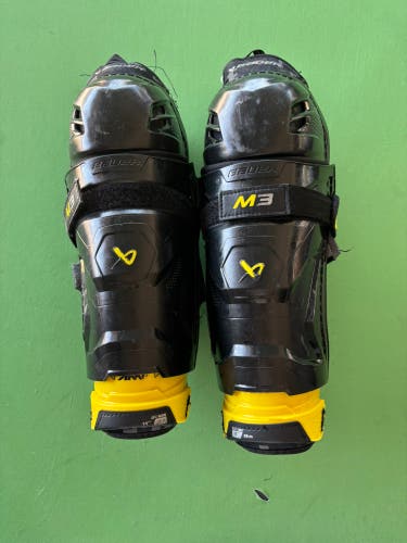 Junior Bauer Supreme M3 Shin Pads 11"