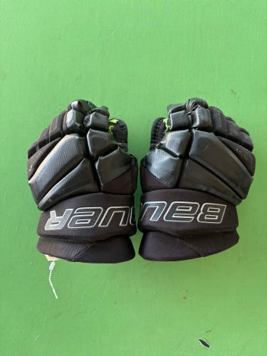 Black Junior Bauer Vapor 3X Gloves 11"