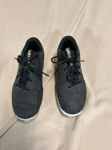 Black Women's Size M 6.5 (W 7.5) Under Armour Mid Top Molded Cleats (Used)