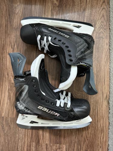 Nathan MacKinnon 2026 Bauer Vapor Flylite Pro Stock Skates 10.5 / 296 – Hockey Canada – MiC