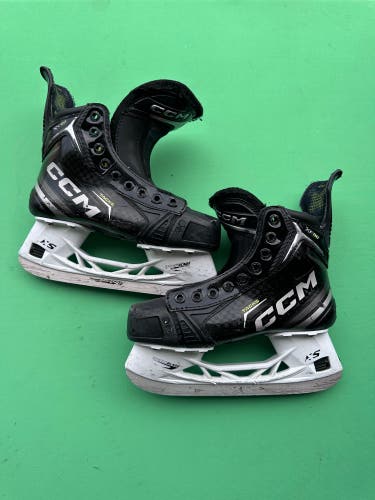 Junior CCM Tacks XF 80 Hockey Skates Regular Width Size 3.5 (Used)