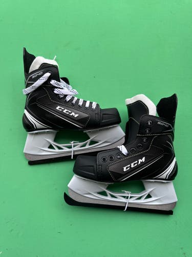 Junior CCM Tacks 9040 Hockey Skates Regular Width Size 2 (New)