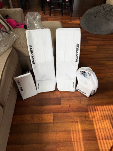 New Bauer Supreme Fuse 33+1 white Goalie Full Set