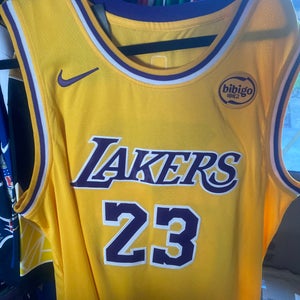 Yellow XL Adult Unisex Nike Jersey (New) LeBron James