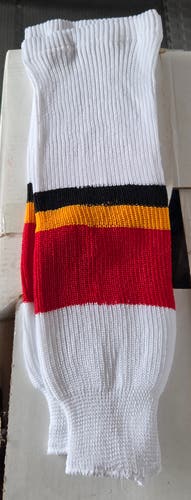 23 Pairs Calgary Colors Athletic Knit Hockey Socks Small 22"