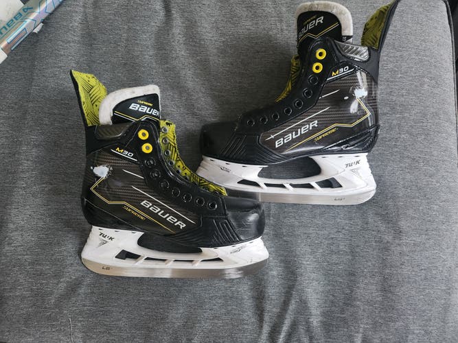 Bauer Supreme M30 Hockey Skates Size 5 EE(Used)