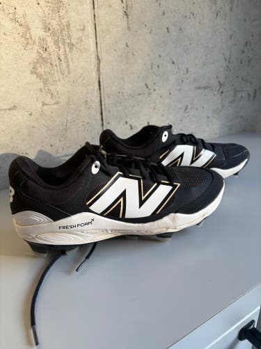 Black Men's Size M 10.5 (W 11.5) New Balance 3000v7 Low Top Molded Cleats (Used)