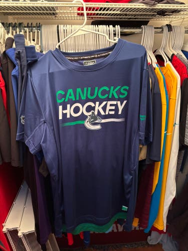 Vancouver Canucks NHL authentic pro large shirt