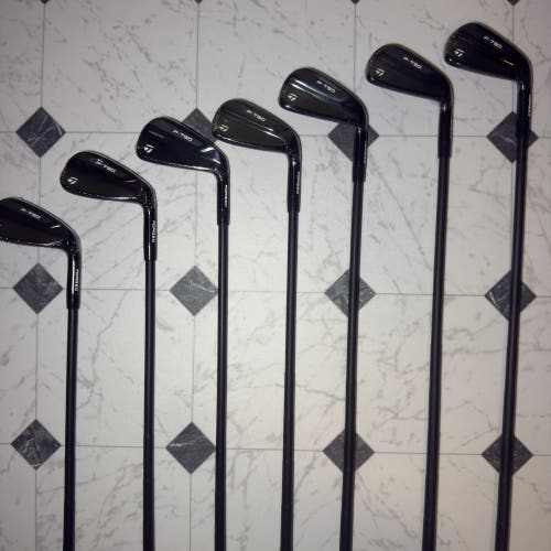 Men's TaylorMade P-790 Right Handed Iron Set Stiff Flex (New)