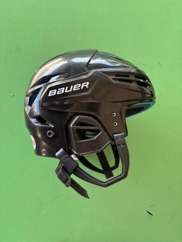 NEW Black Medium Bauer Re-Akt 55 Helmet