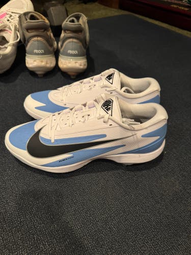 White Men's Size M 12.0 (W 13.0) Adult Nike Low Top Metal (New)
