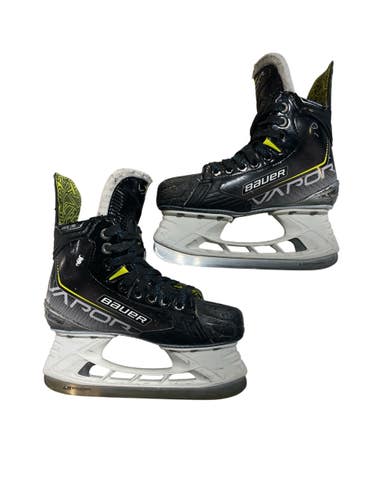 Used Bauer VAPOR 3X Junior Hockey Skate Junior 02.5 11873-S000250557